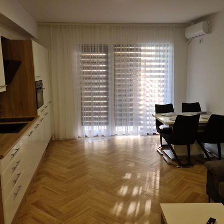 Apartament In Complex Rezidential In Oradea Appartement Buitenkant foto